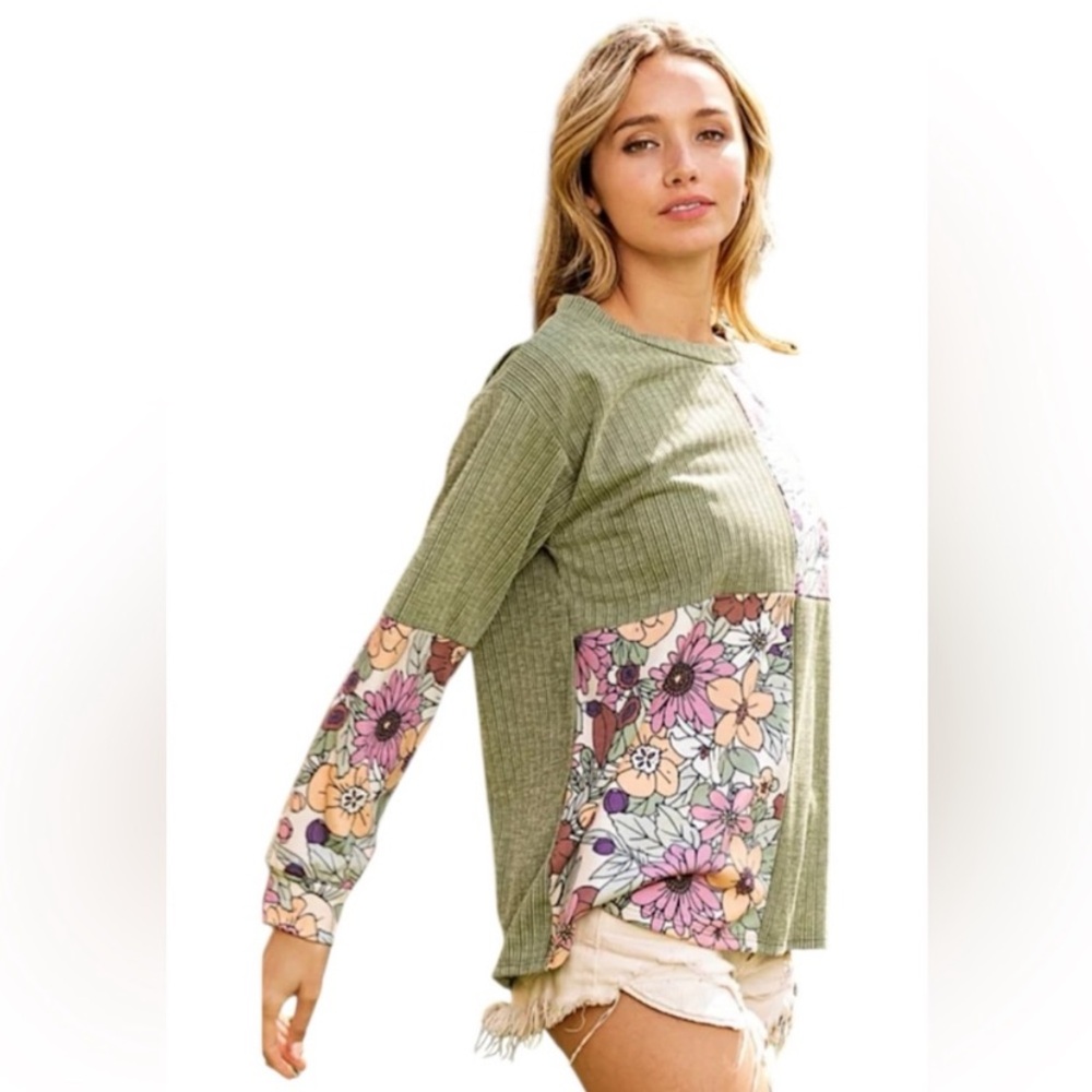 BiBi SAGE GREEN FLORAL RIBBED KNIT BLOCK PATTERN TOP SIZE
SMALL - Picture 3 of 8